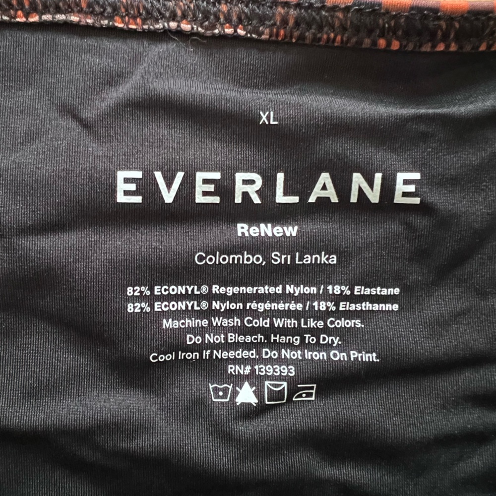 Everlane Black and Orange Garment - Picture 3 of 4
